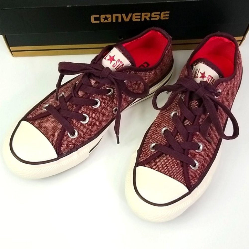 Converse Chuck Taylor Shoes / Sneakers